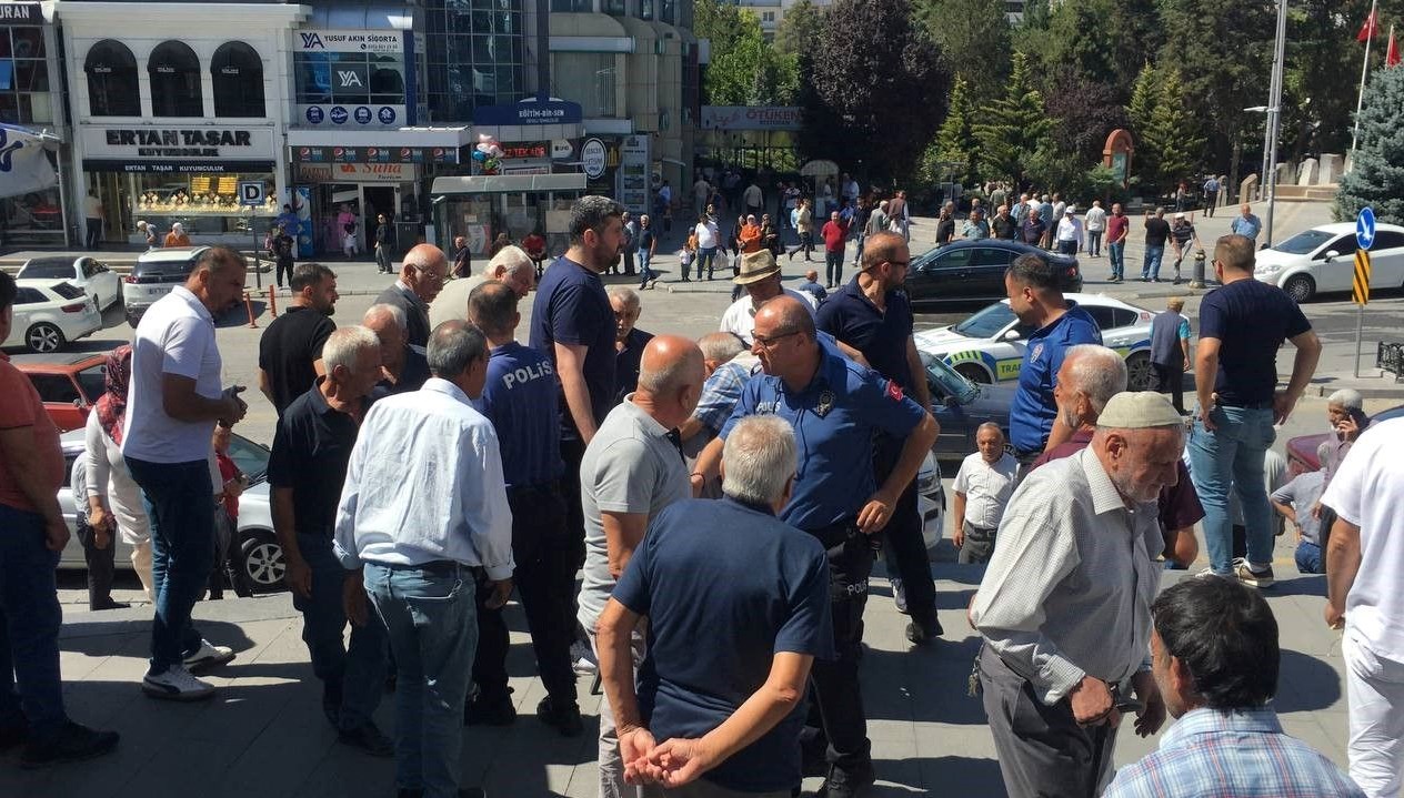 kayseride namaz cikisikayinbiradenini bicakladi ucKc5SeT