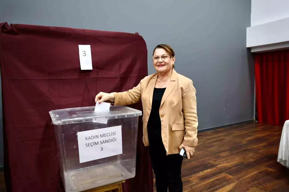 didim belediyesi kadin meclisi ilk genel kurul toplantisini gerceklestirdi JE7NSUN8