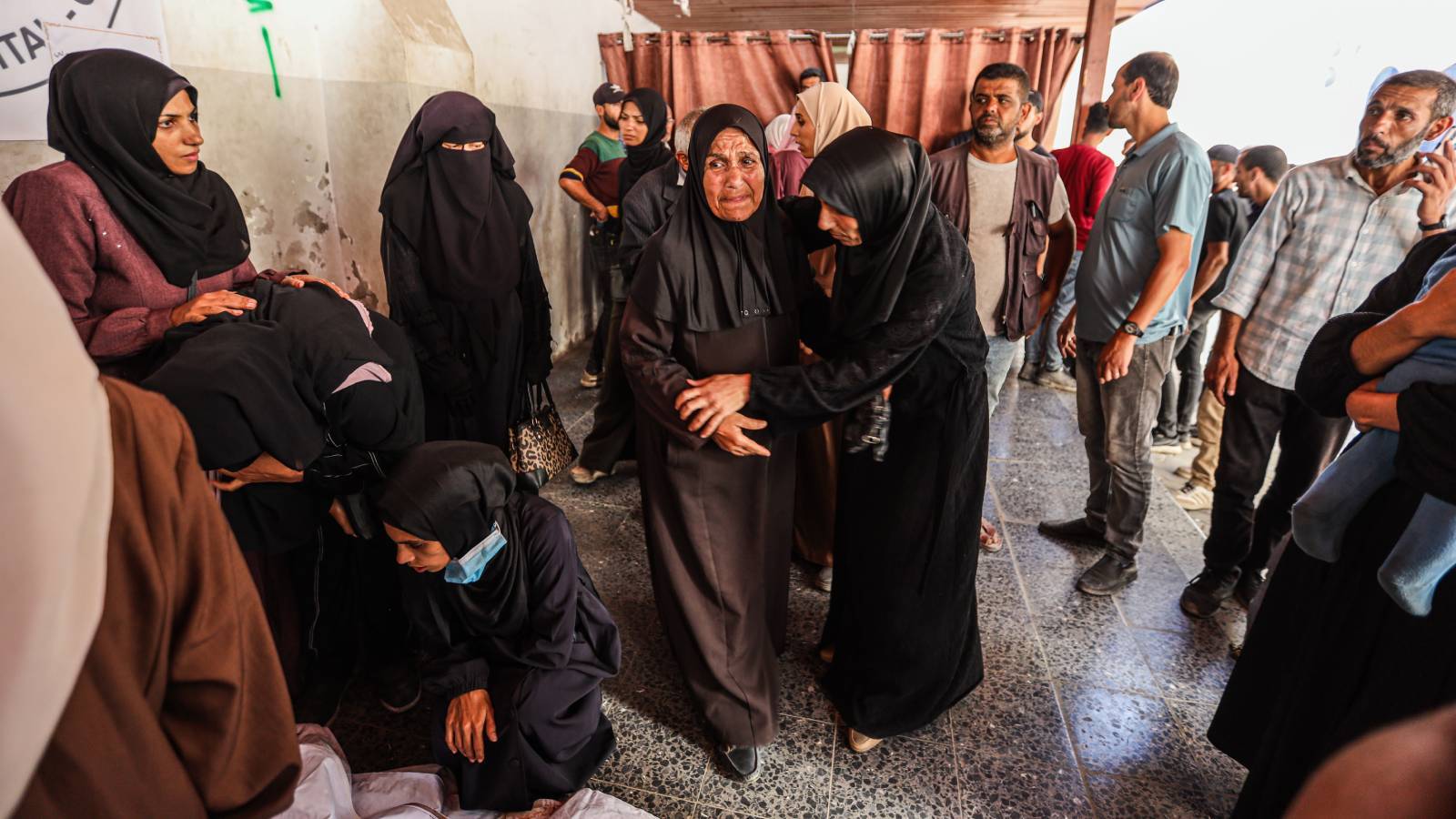 gazze insan haklari merkezi ateskesten bu yana israilin saldirilarinda 34 filistinli oldu 122 kisi yaralandi lUtUIukW.jpg