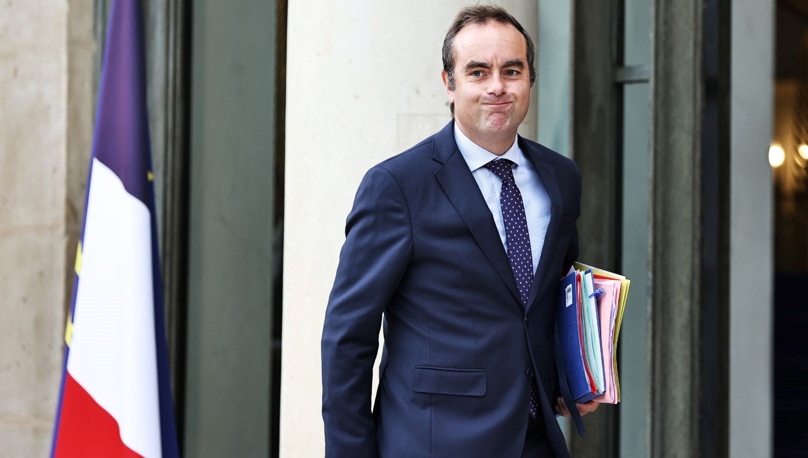 lecornu fransizlari cileden cikaran bu siyasi krize son verilmeli eOIGAMMU