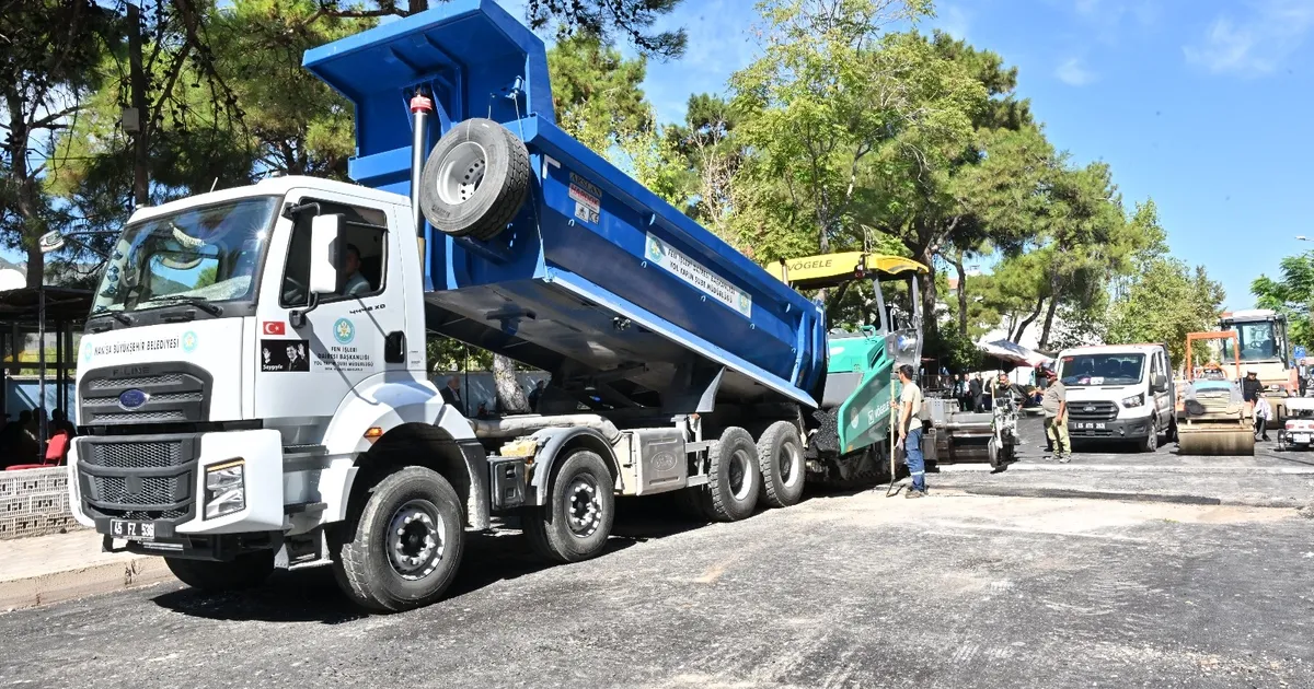 manisa kirkagaca 5 bin ton sicak asfalt seriliyor c5fTWEdN