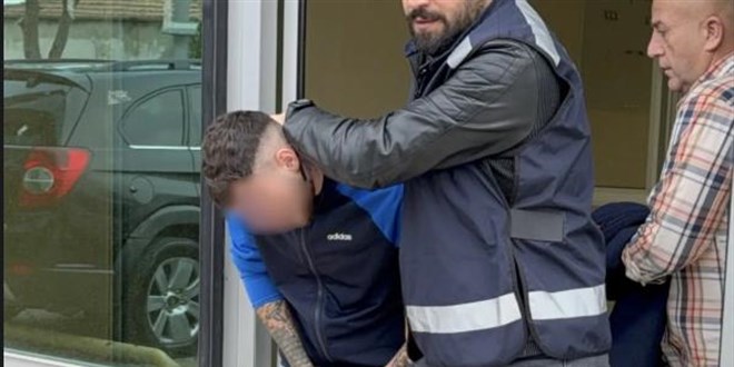 cezaevi ziyaretinden donen arkadasini bicakladi tutuklandi S6MwAE5G.jpg