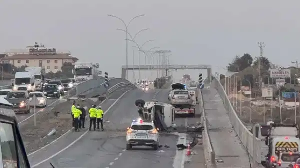 hatayda feci kaza minibus ile otomobil carpisti cok sayida yarali var 4xUeKaVT.jpg