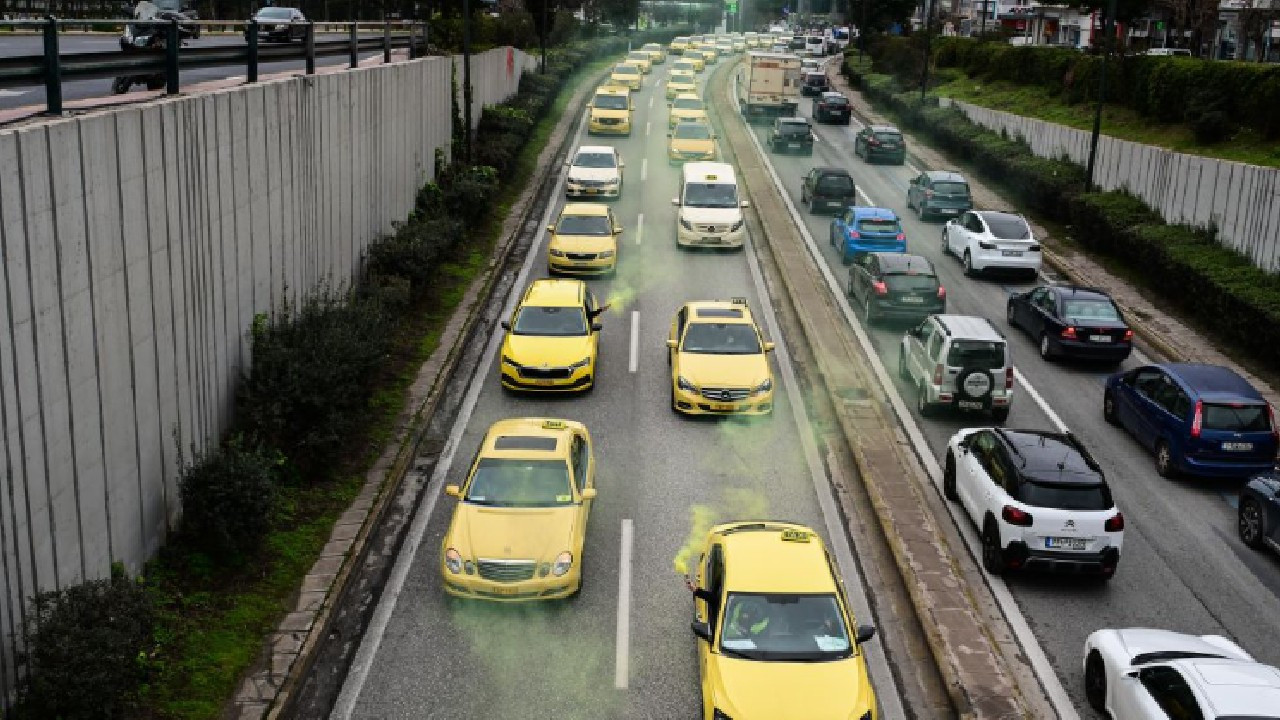 taksicilerden 48 saatlik grev BdF5yQJR.jpg