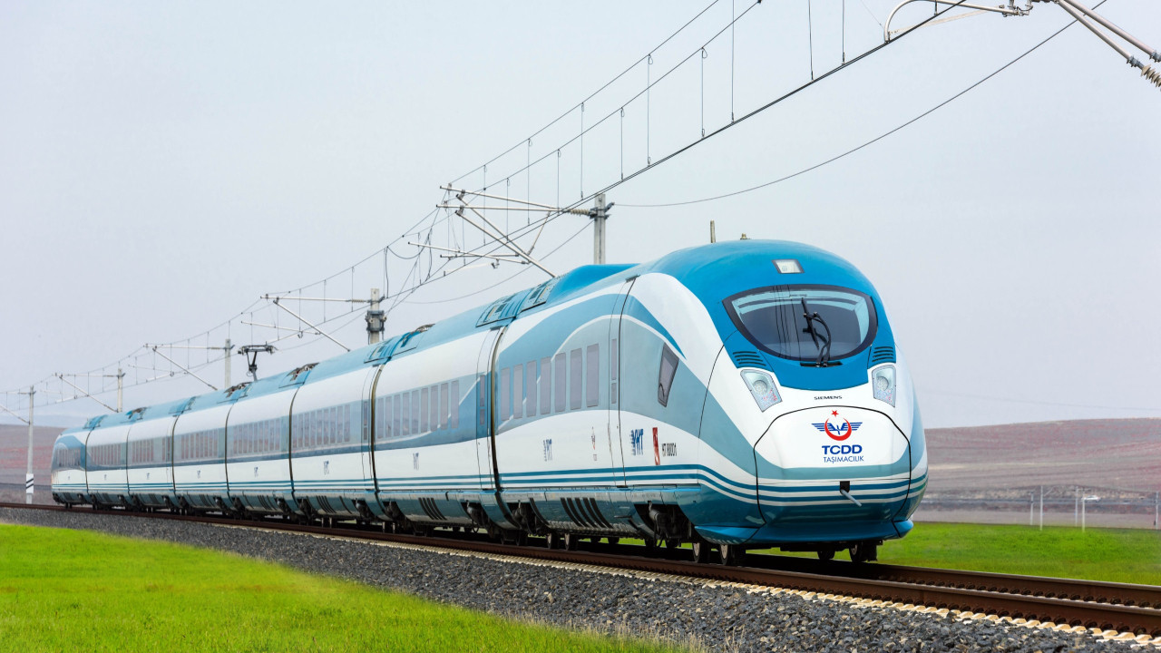 Demiryolu Taşımacılığında Yeşil Dönüşüm: 3 Bin Ağaç Kurtarıldı