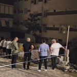 Kolonlarindan ses gelen bina bosaltildi sakinler ile muteahhit arasinda gerginlik MT8smXtU